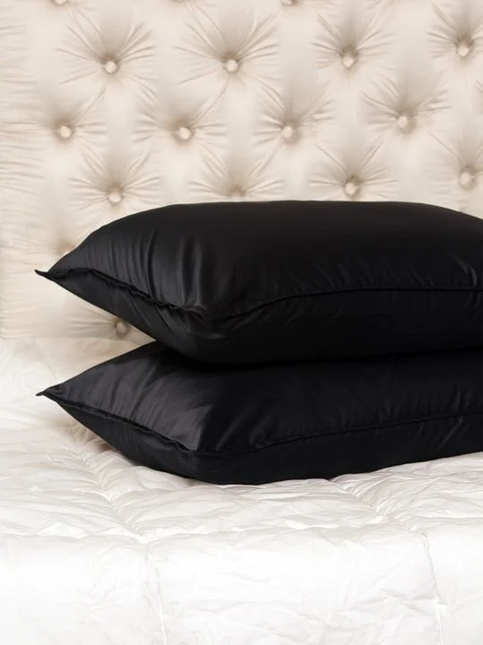 Weekend Bargains to Snag Satin Pillowcase