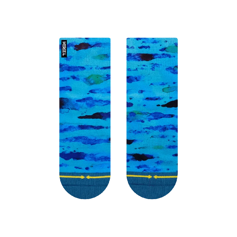 Weekend Bargains to Grab Blue Water Color Quarter Crew Socks