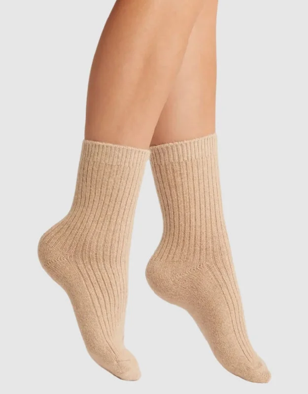 Weekend Extravaganza: Shop Now Cashmere Socks - Latte