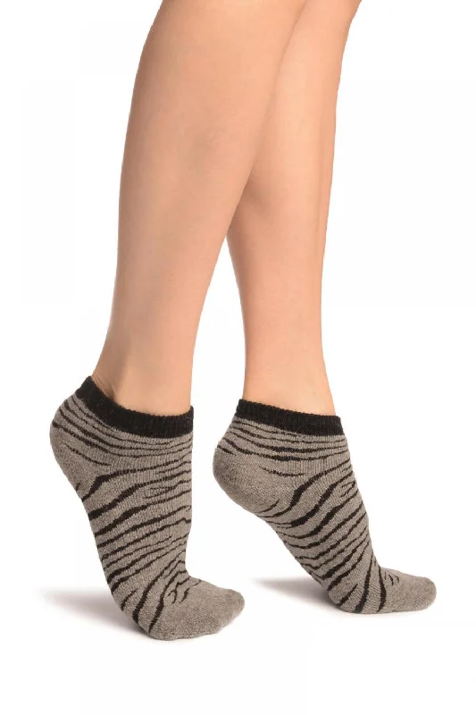 Don't Miss Out Grey Zebra Angora Footies Socks