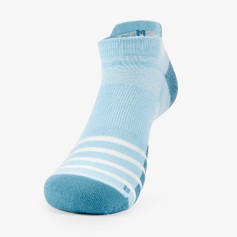 Weekend Extravaganza: Shop Now Light Cushion No-Show Tab Golf Socks - GNS000