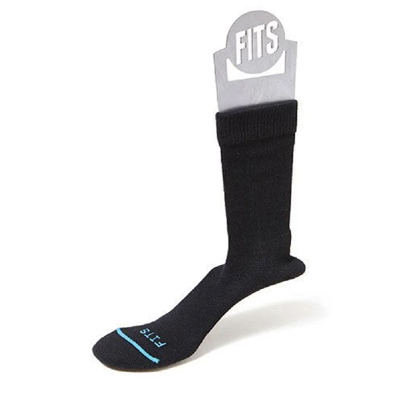 Weekend Bargains to Snag Light Hiker Solid Crew Socks