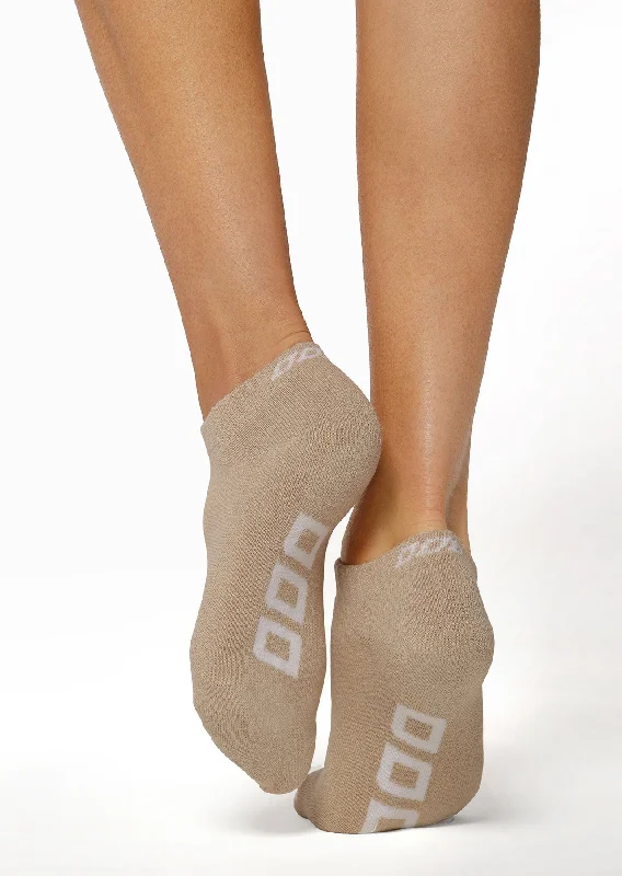 Weekend Wonders Await! Lorna Jane Iconic Sock - Off White