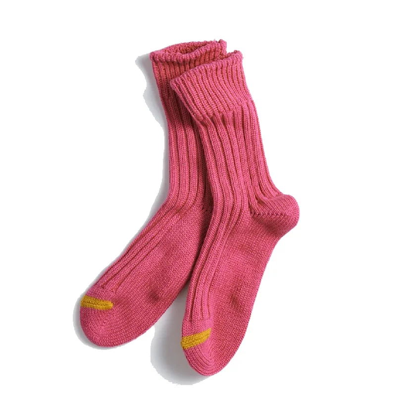 Closeout Deal Rototo Chunk Ribbed Crew Sock Dark Pink